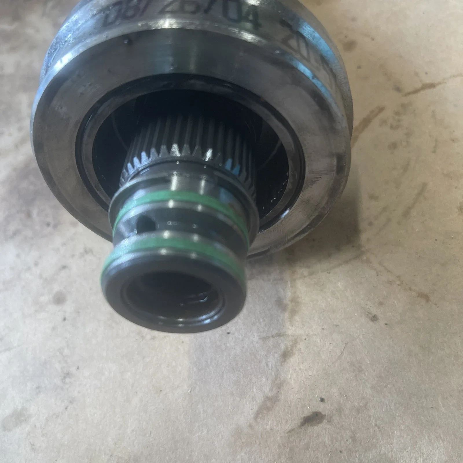 2004 Grand Prix 4T65E Output Shaft with Bolts image 4