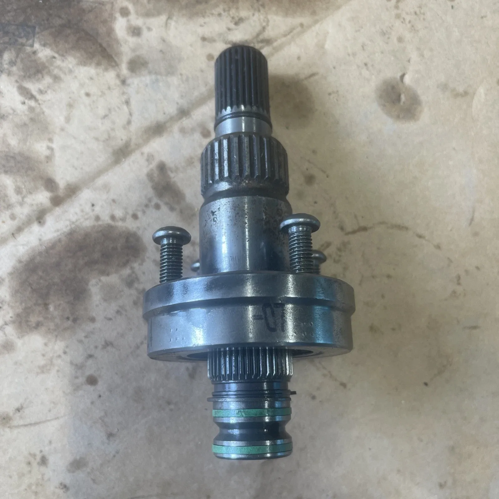 2004 Grand Prix 4T65E Output Shaft with Bolts