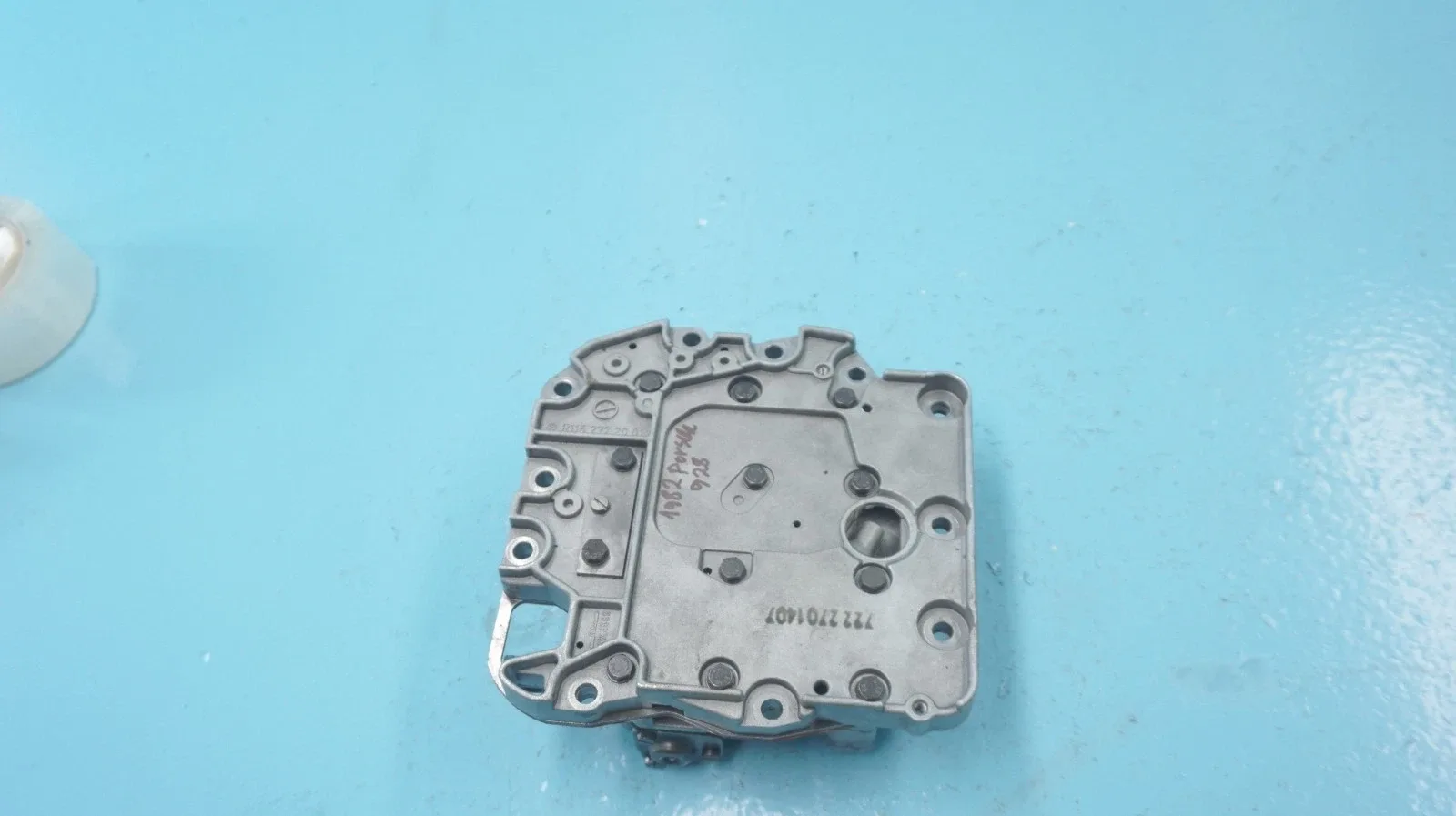 1982 Porsche 928 Automatic Transmission Valve Body 1152771020 image 3