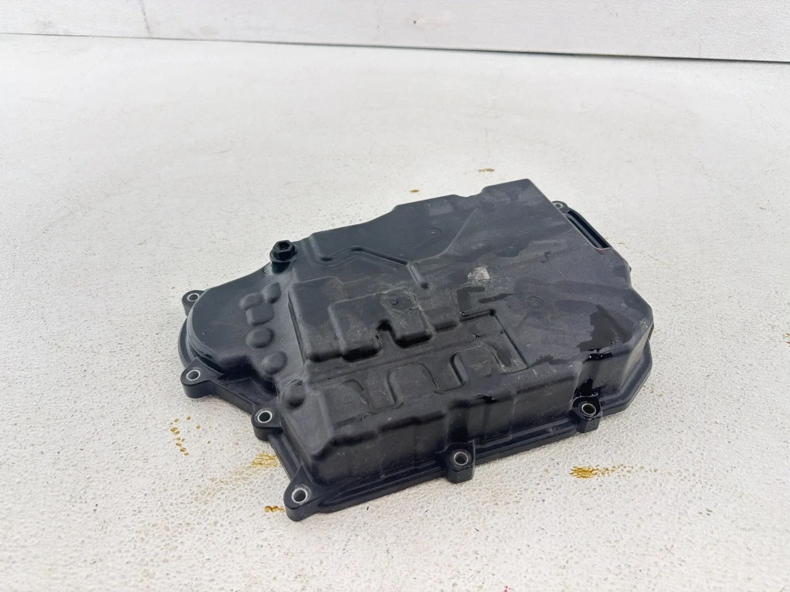 2022 Chevrolet Malibu 1.5 L  Auto Transmission   Valve Body Side Cover OEM image 3