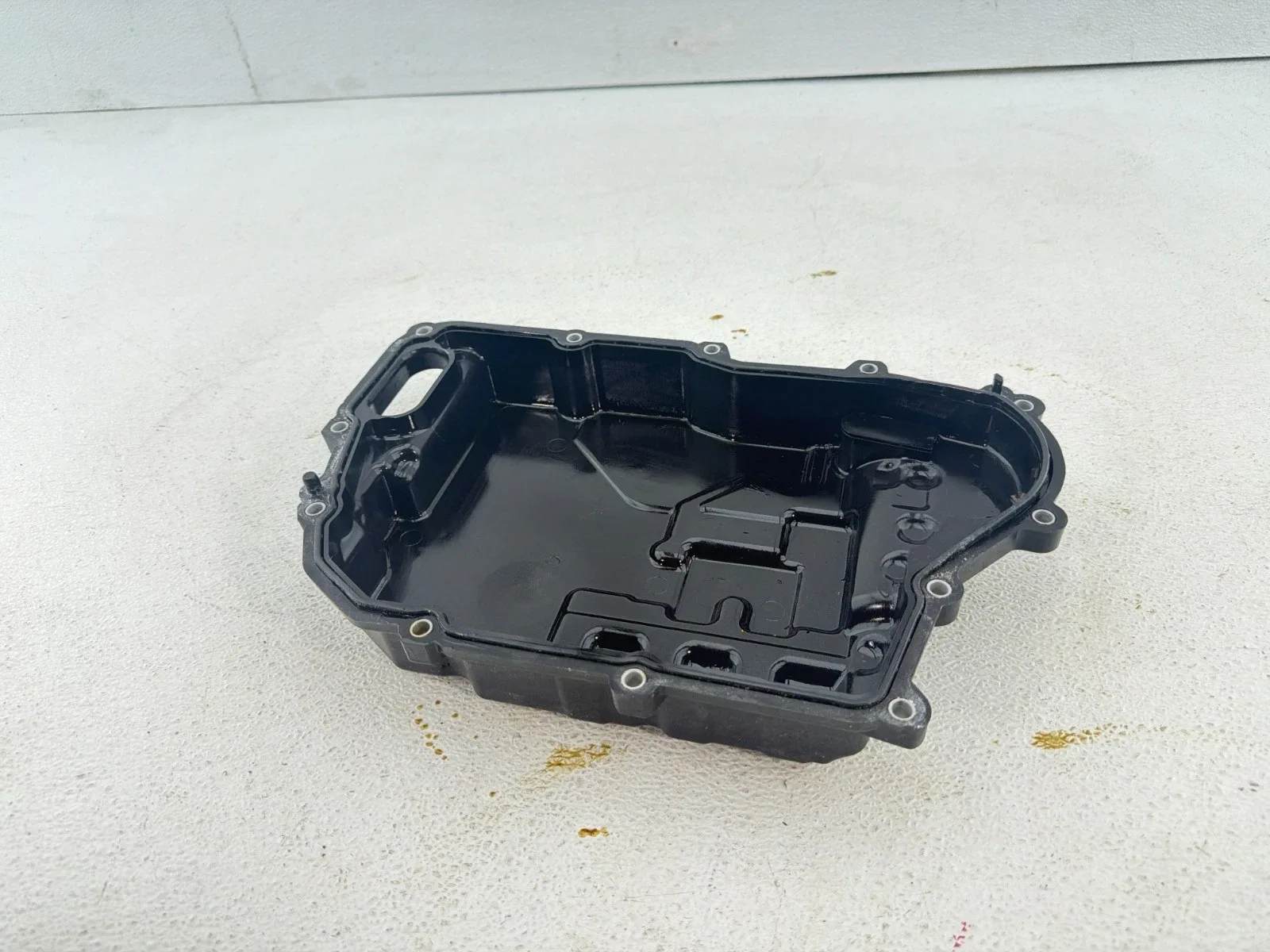 2022 Chevrolet Malibu 1.5 L  Auto Transmission   Valve Body Side Cover OEM image 4