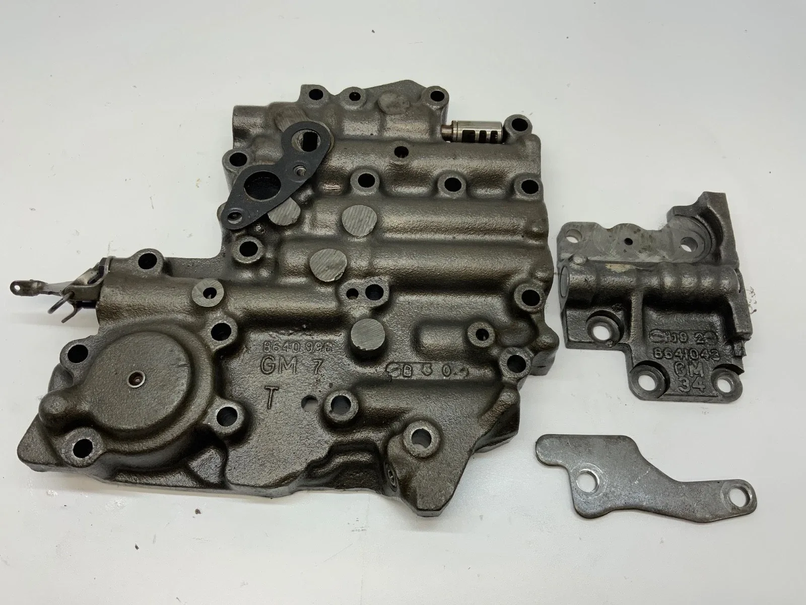 Chevrolet TH350 / 350 Turbo Transmission Valve Body Assembly 8640996