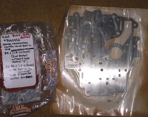 1984-86 GM Transmission Valve Body Spacer Plate MPN 8660552 image 2