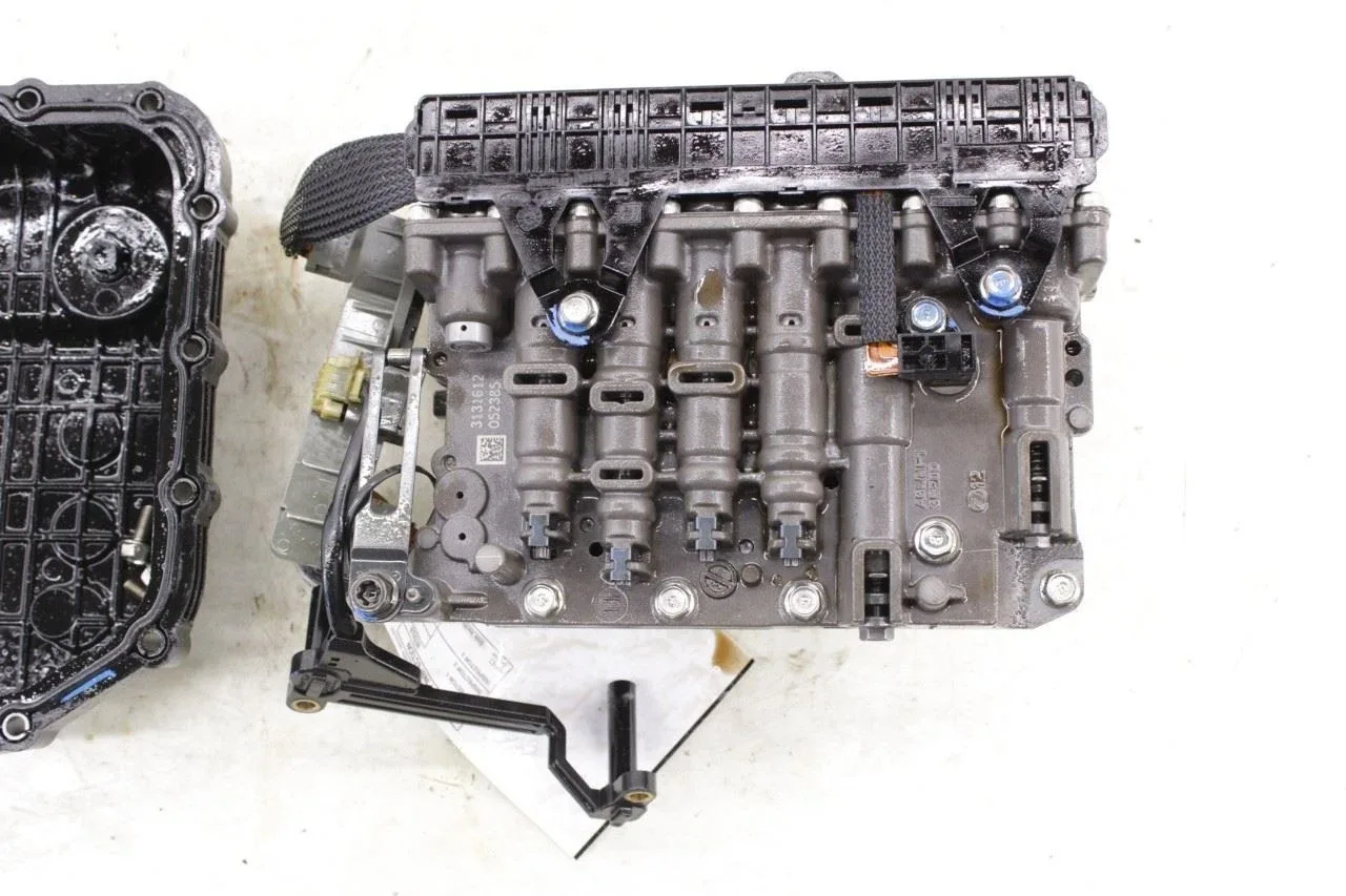2016-2018 Kia Sorento EX 3.3L AWD 6-Speed Valve Body — PN 46210-3B200 image 3