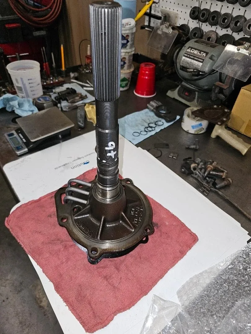 Ford FMX transmission output shaft 9-tooth speedometer, governor support image 3