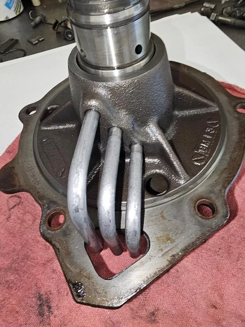 Ford FMX transmission output shaft 9-tooth speedometer, governor support