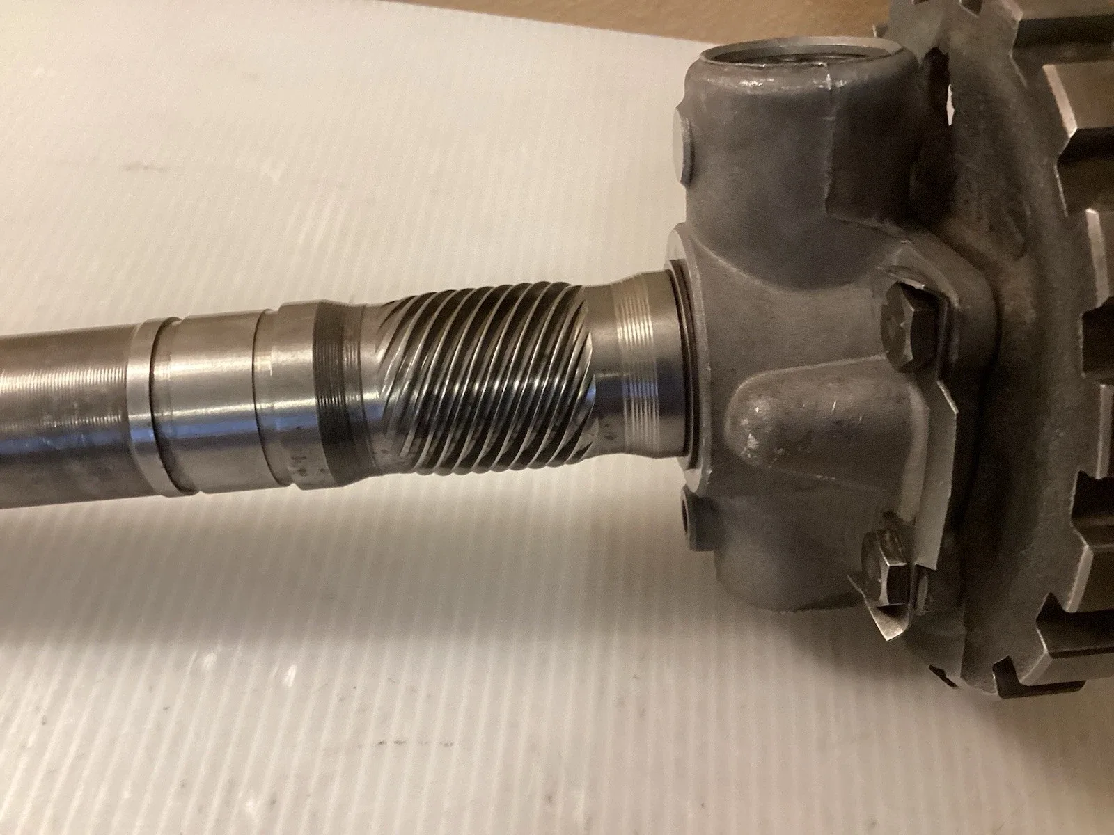 Chrysler 904 Output Shaft with Governor image 3