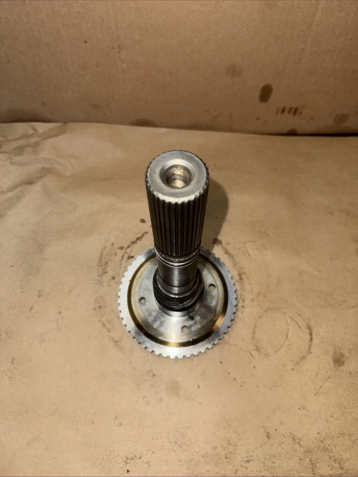 GM 400 2WD Output Shaft for Bolt-On Yoke image 2