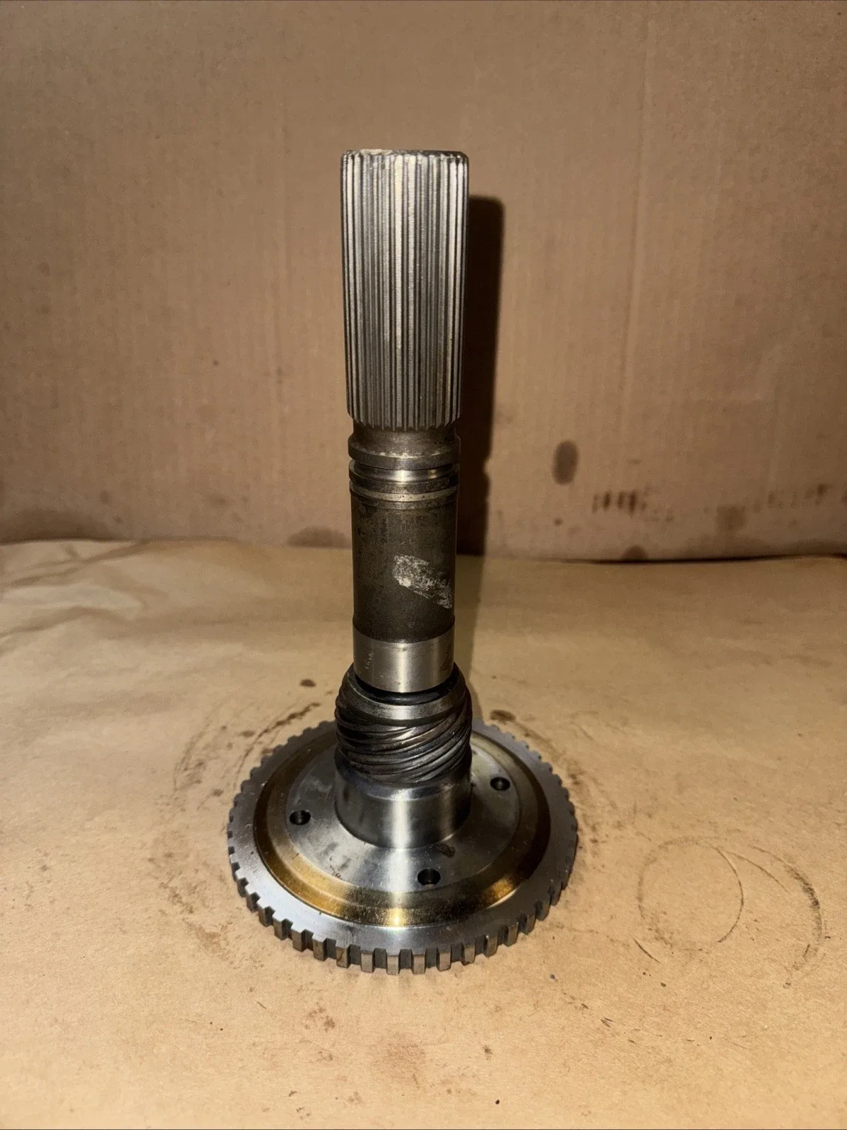 GM 400 2WD Output Shaft for Bolt-On Yoke