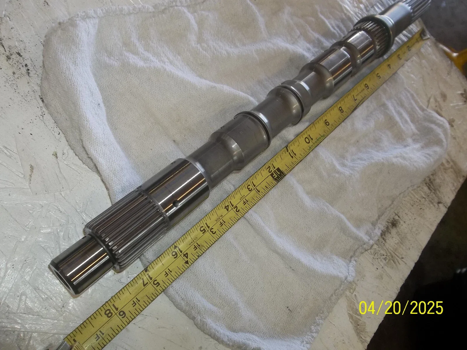 2009 Kia Borrego 5-Speed Automatic Output Shaft image 4