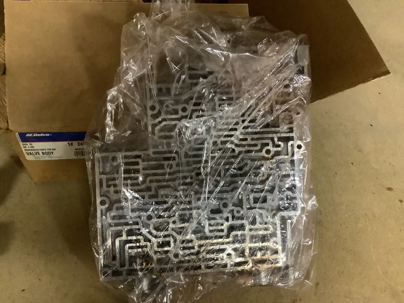 GM# 24214874 GENERAL MOTORS NOS VALVE BODY CHANGED TO # 24244058 RTD  NON RETURN image 2