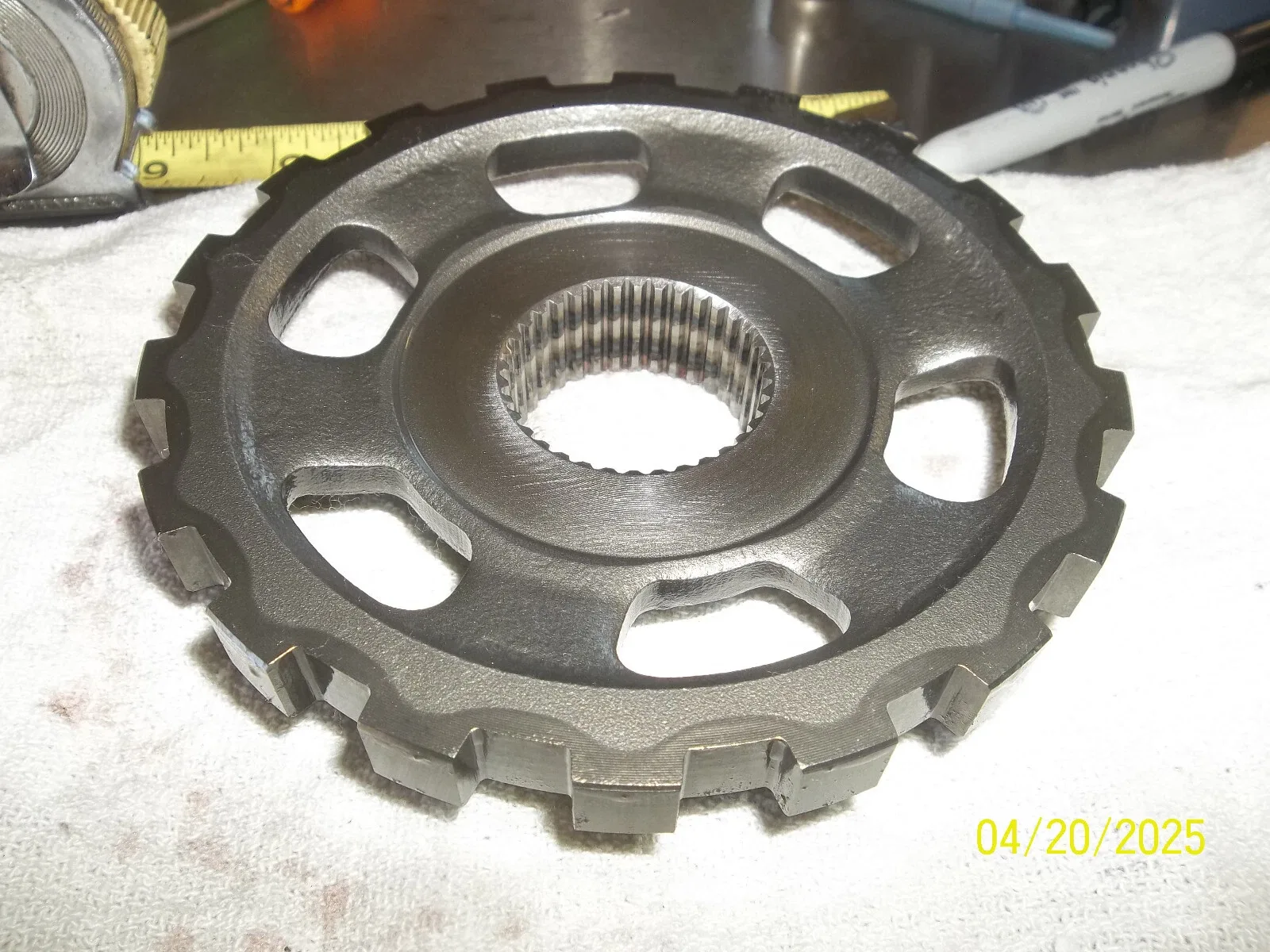 2009 Kia Borrego 3.8L output shaft tone ring for 5sp auto trans image 4