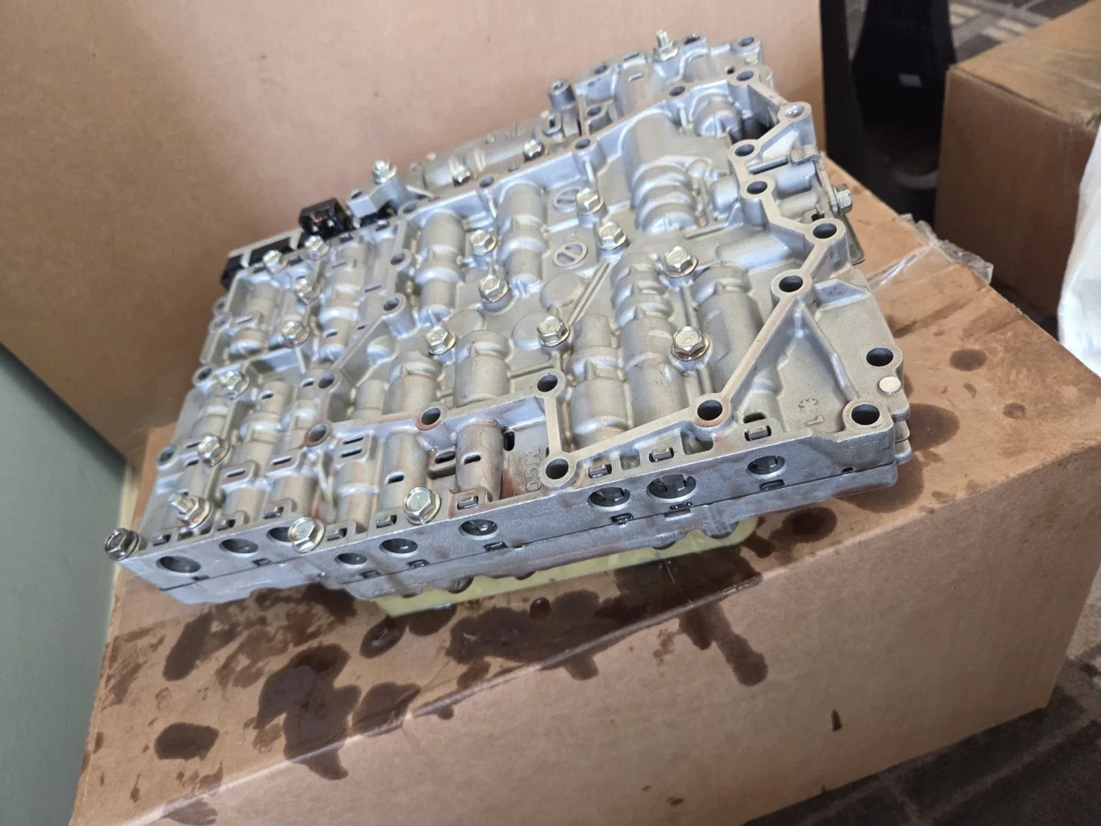 2009-2019 Nissan 370Z 3.7L Valve Body & Solenoid TCM 31705-X767B RE7R01A image 2