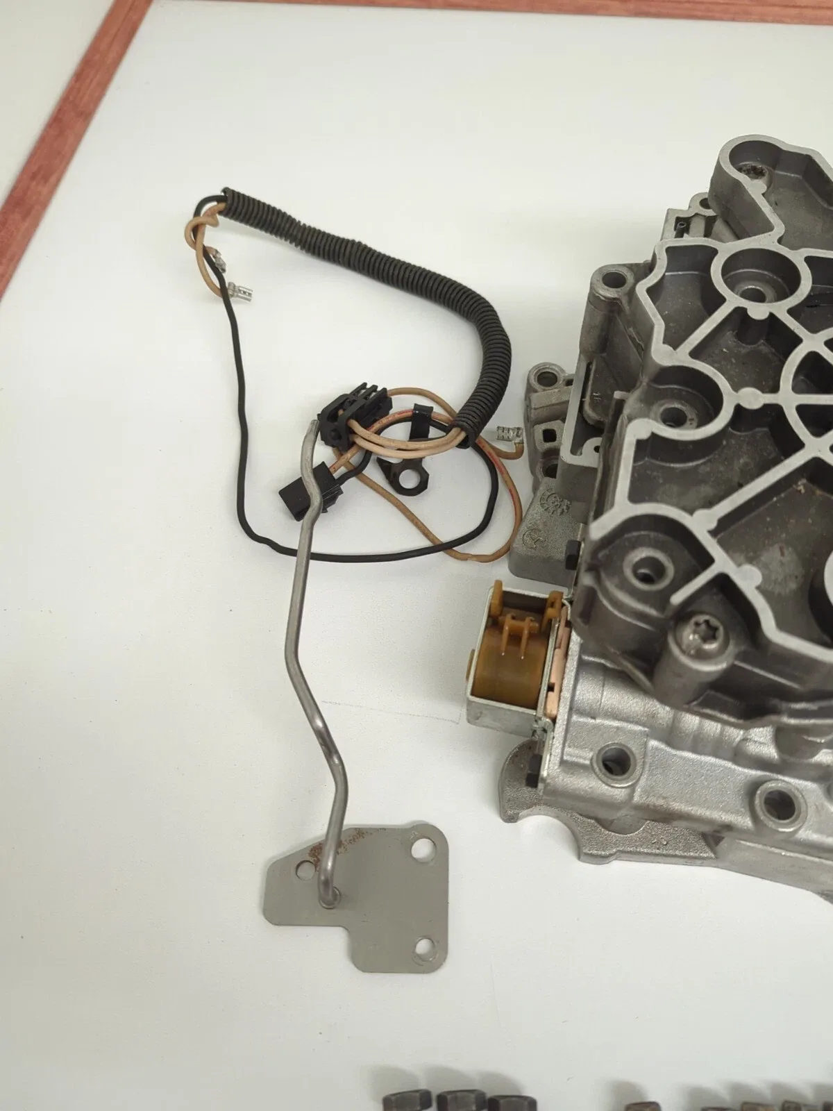 86-87 GM 440-T4 Transmission Valve Body Transaxle 1986 1987 image 2