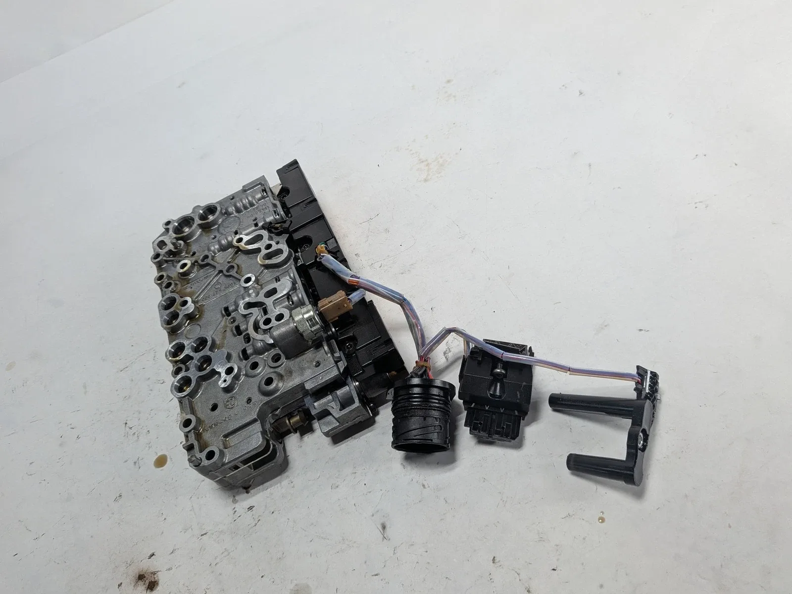 2014-2017 Land Rover Evoque / Discovery Sport 9HP-48 Valve Body image 2