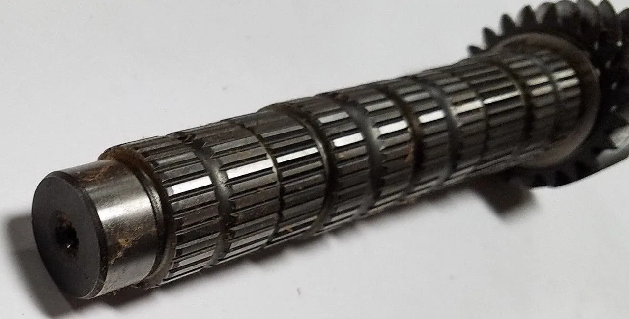Mercury Topaz / Ford Tempo V6 Transmission Output Shaft F23Z-7061-A image 4