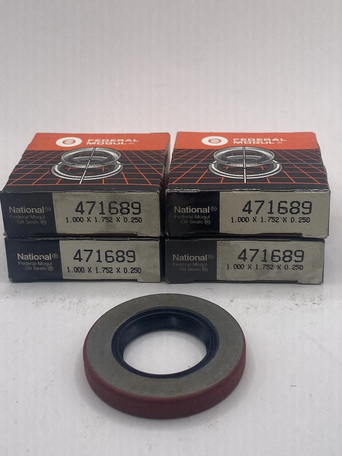 National 471689 Output Shaft Seal (Lot of 4)