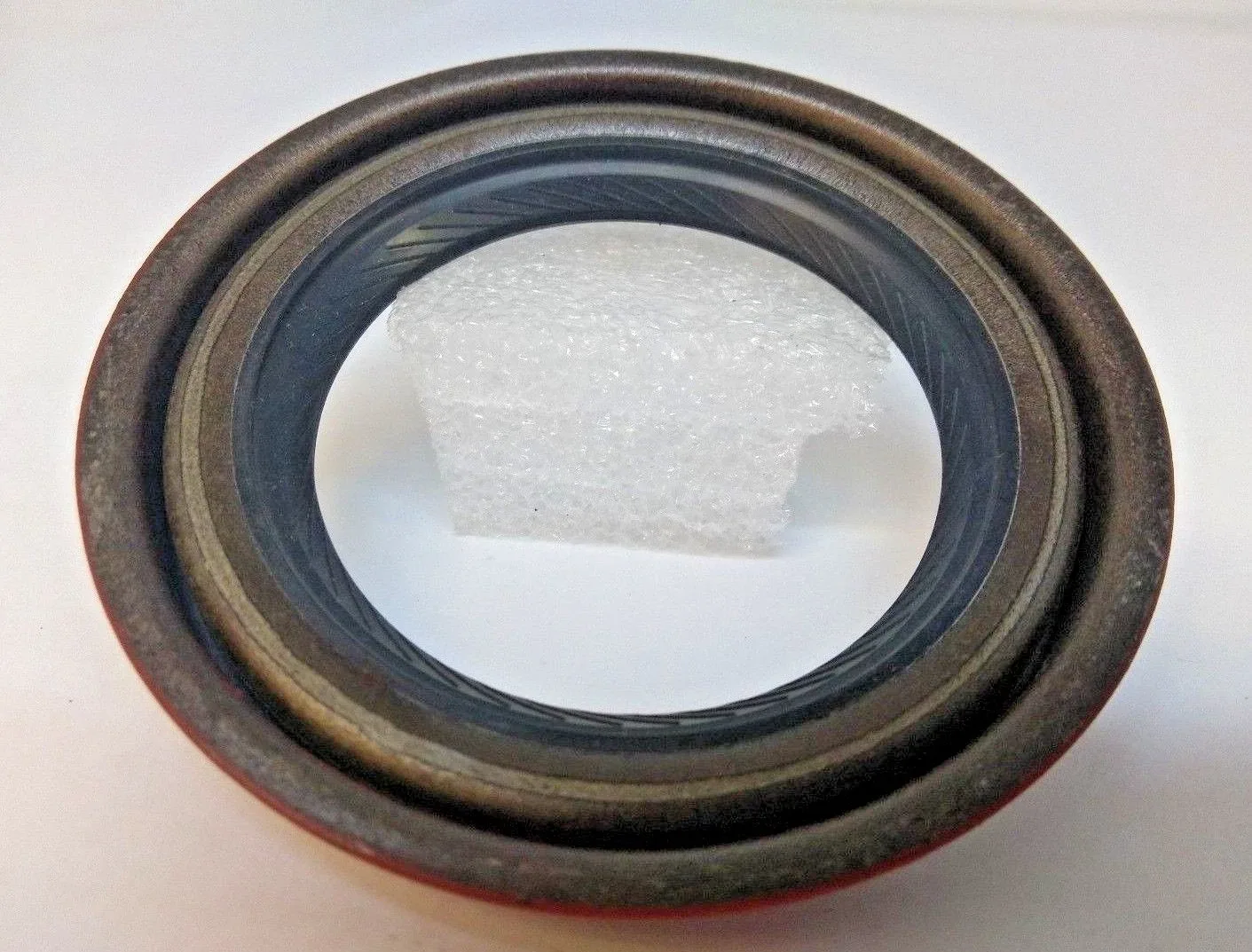 TJS Cast Iron Powerglide Front Pump & Rear Output Shaft Seals 44070 / 44074 image 3