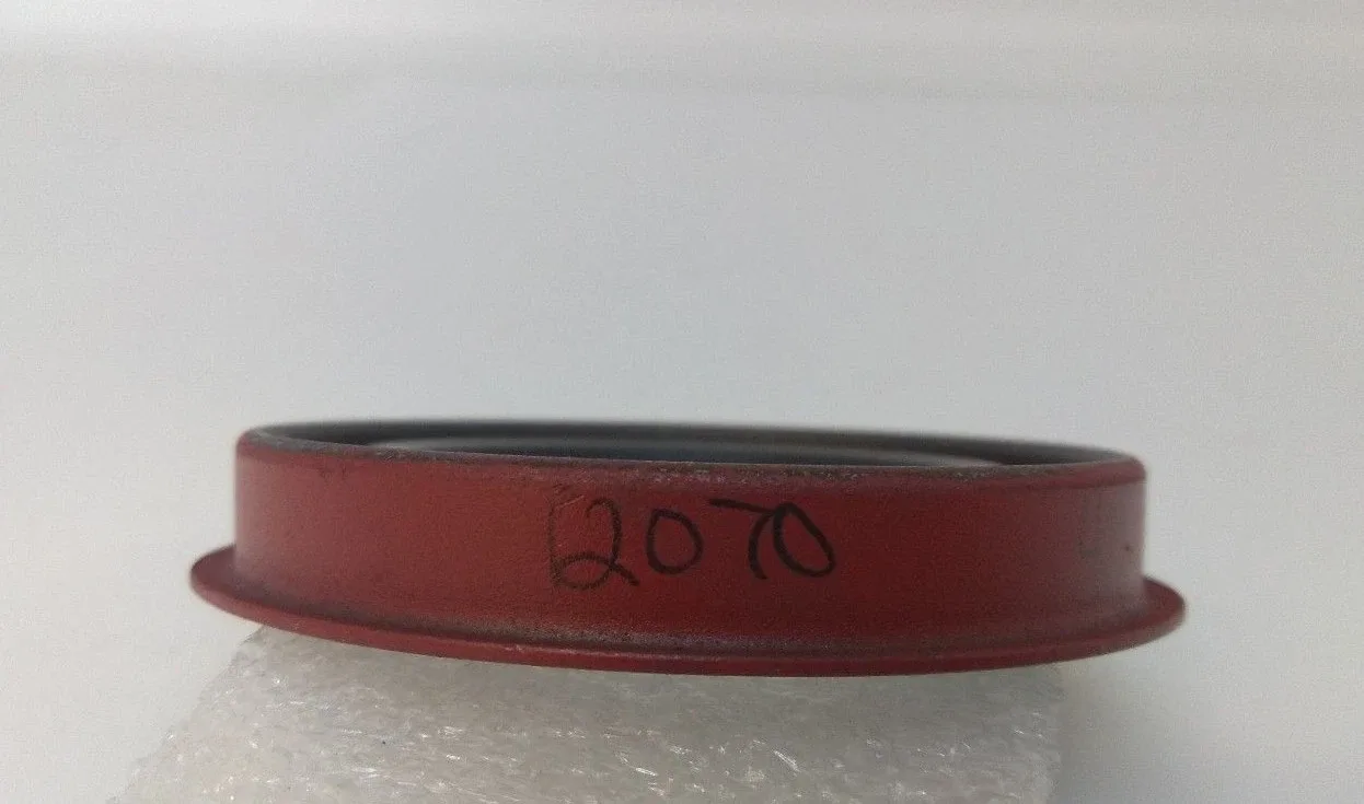 TJS Cast Iron Powerglide Front Pump & Rear Output Shaft Seals 44070 / 44074 image 4