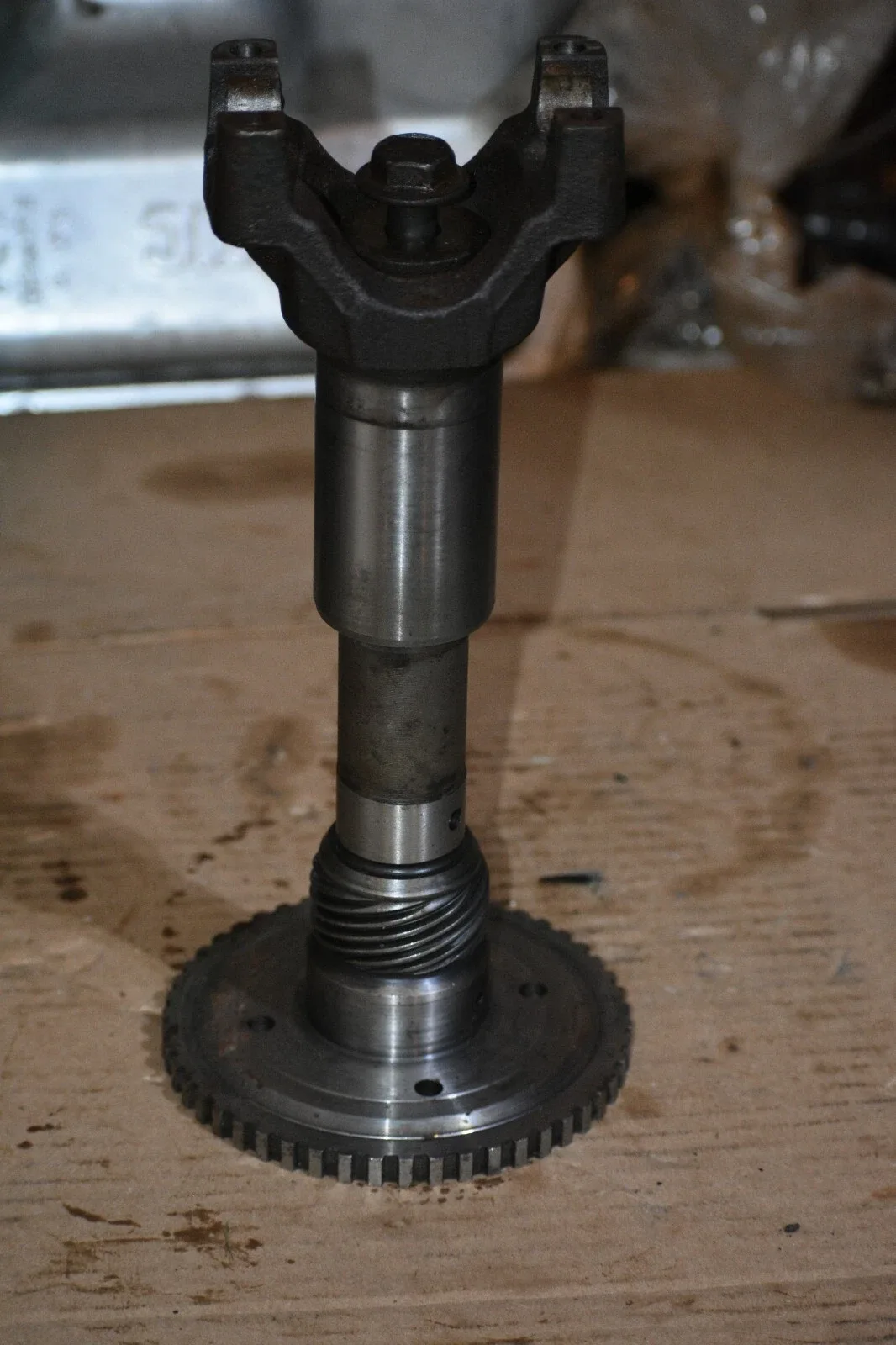 400 Bolt-On Yoke Output Shaft (Used) image 2