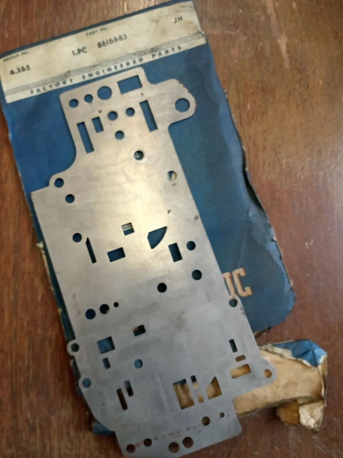 NOS OEM 1956 Model O H.T. VALVE BODY SEPARATOR Channel Body PLATE TRANSGO GM image 2