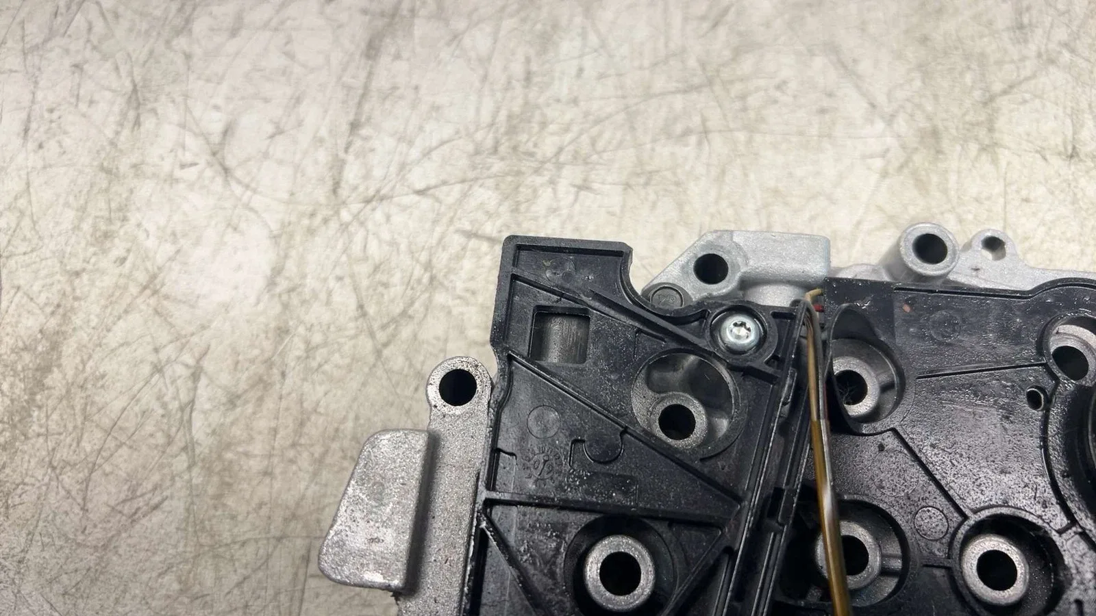 2009 2010 2011 2012 Ford Escape Transmission Control Valve Body 9L8Z7A100A image 4