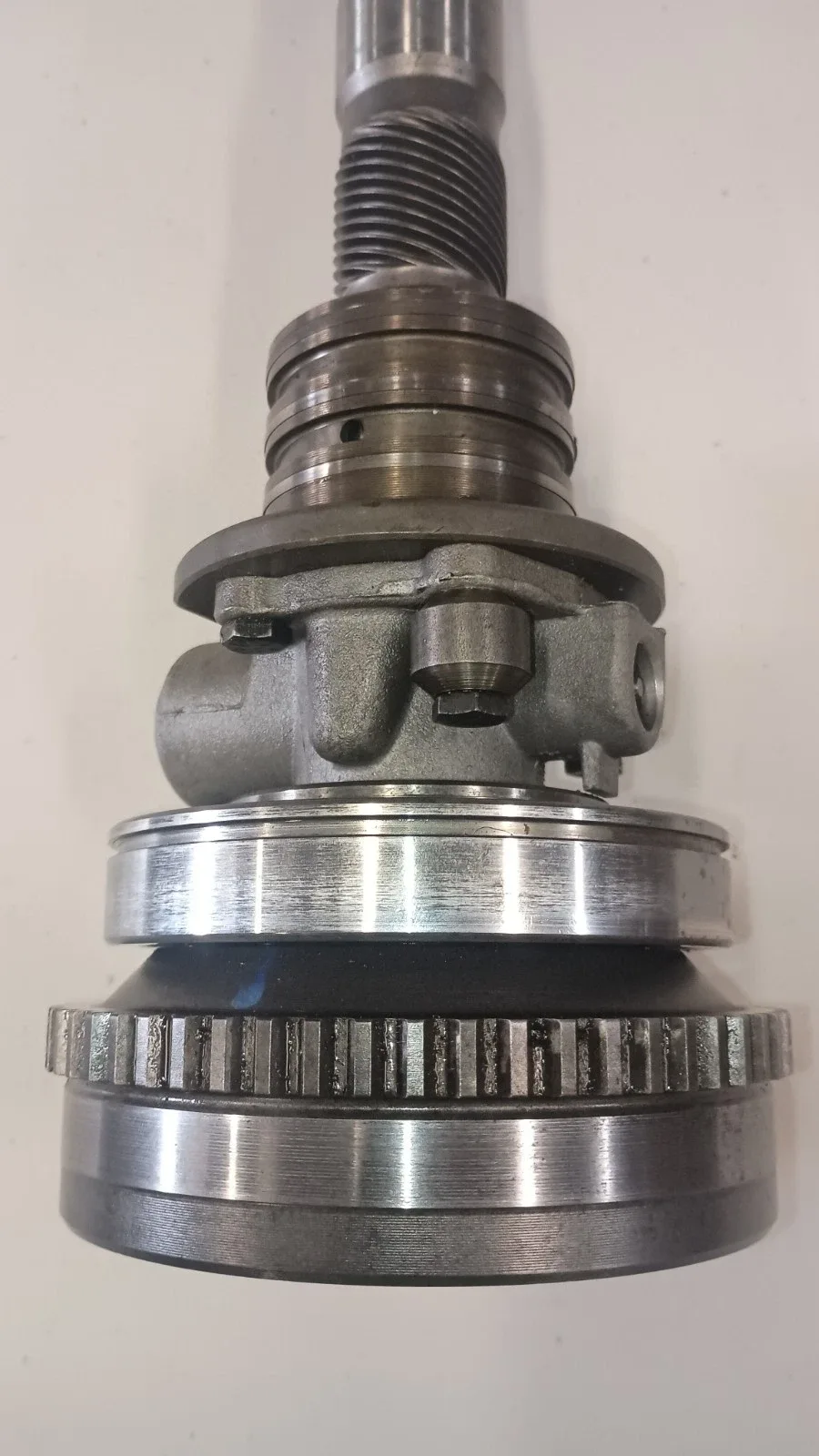 1996-1997 Dodge Ram 47RE 2WD Output Shaft image 4