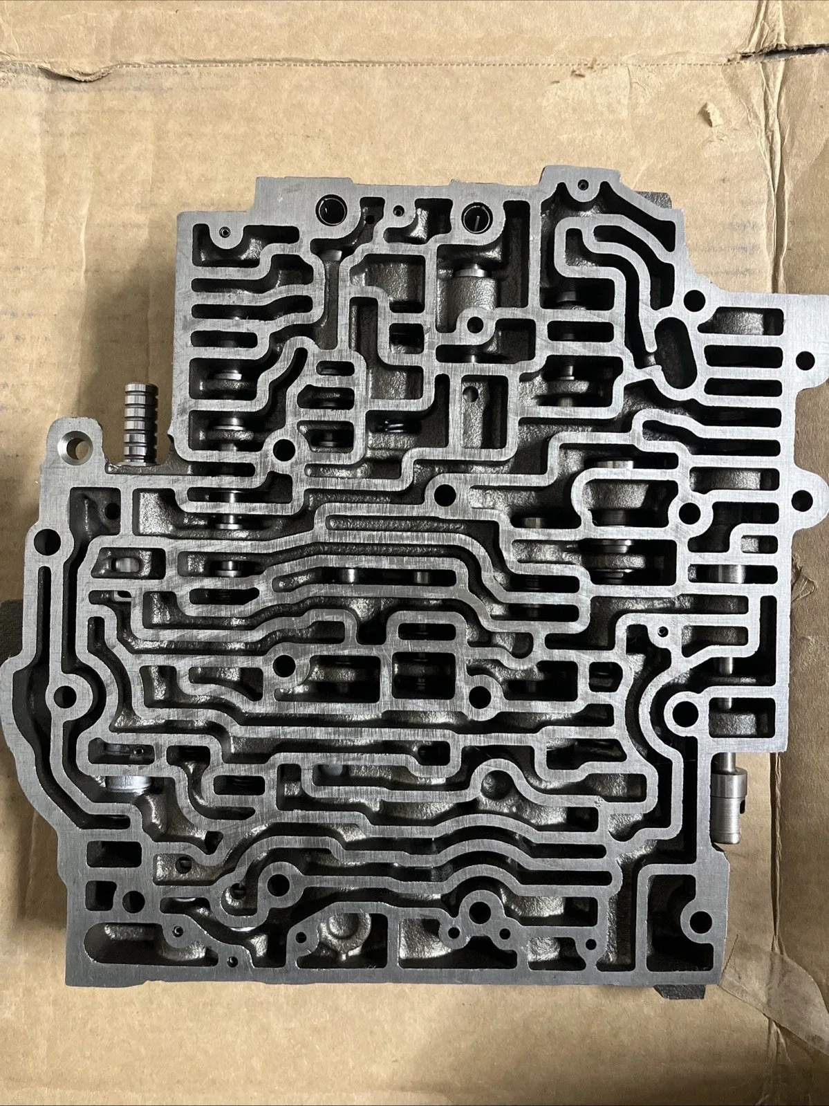 NEW GENIUNE GENERAL MOTORS 2264 TRANSMISSION VALVE BODY GM1 A203 image 2