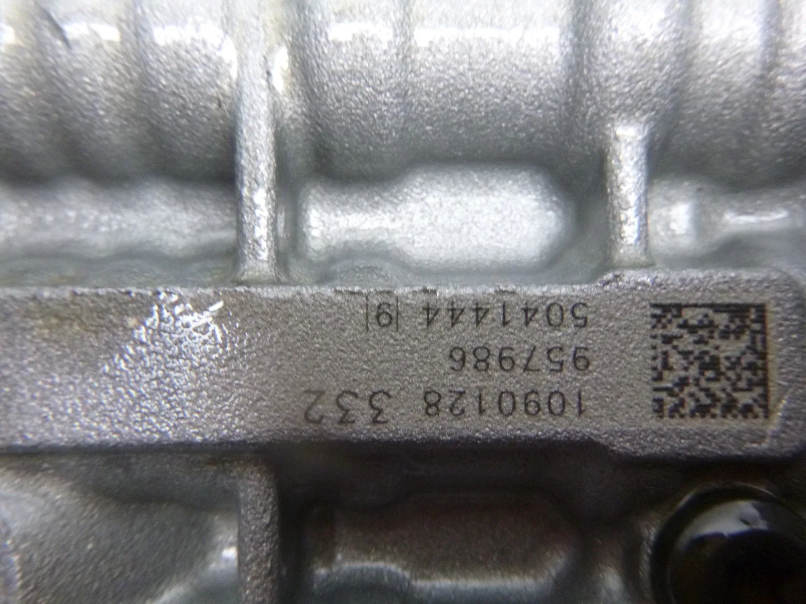 2015 BMW X1 2.0L AWD Transmission Valve Body MPN 1087227028DE image 3