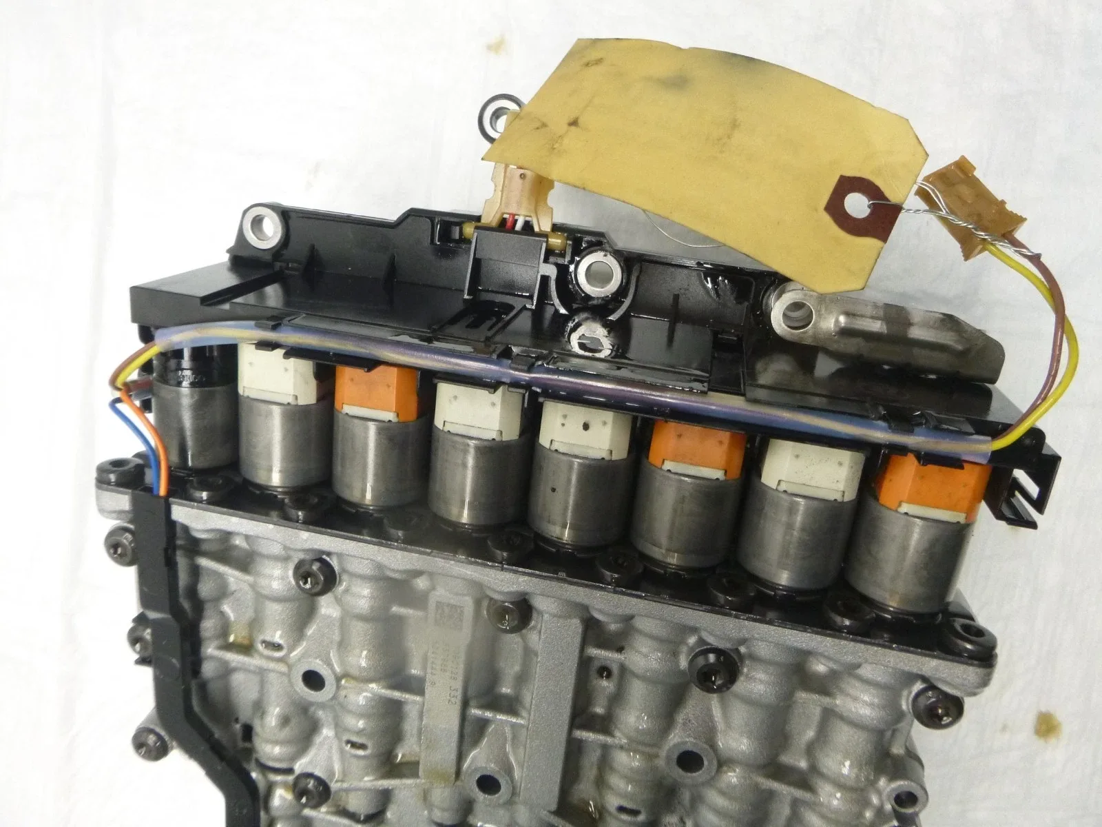 2015 BMW X1 2.0L AWD Transmission Valve Body MPN 1087227028DE image 4