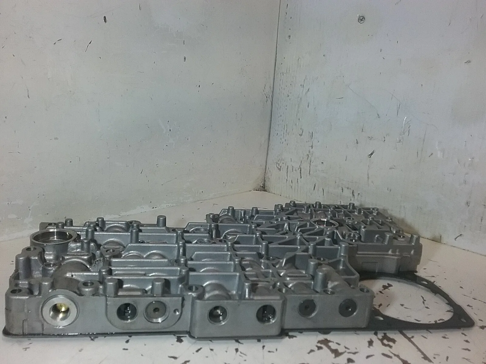 Ford Valve Body and Solenoid RF5L2P (Used) image 4