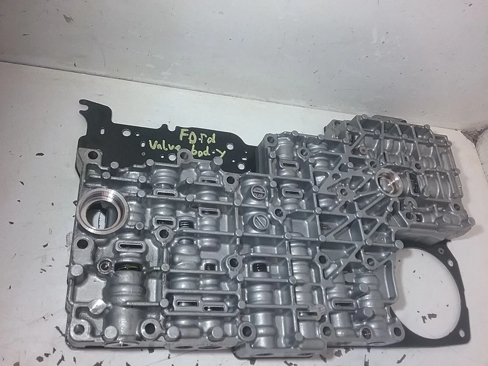 Ford Valve Body and Solenoid RF5L2P (Used)
