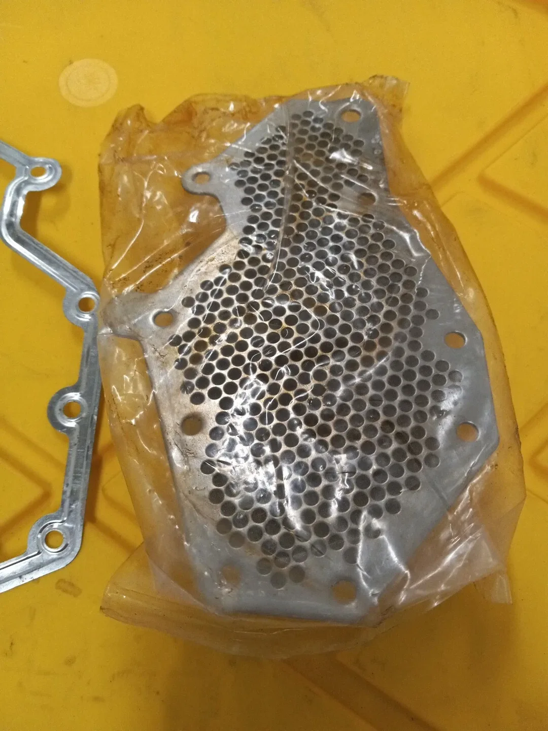 C-4 Pinto Filter For 70 Up Style Valve Body image 4