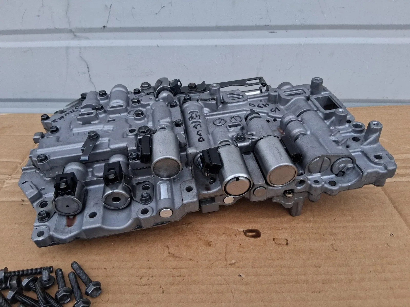 2001 2003 2093 LEXUS LS430 TRANSMISSION VALVE BODY image 4