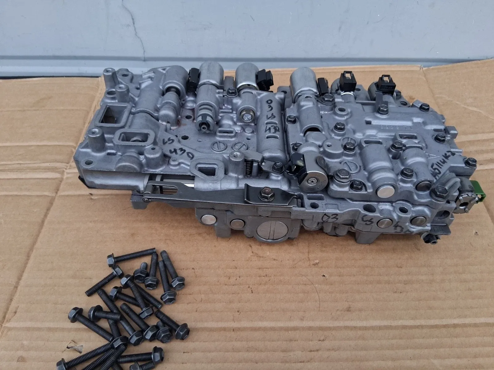 2001 2003 2093 LEXUS LS430 TRANSMISSION VALVE BODY