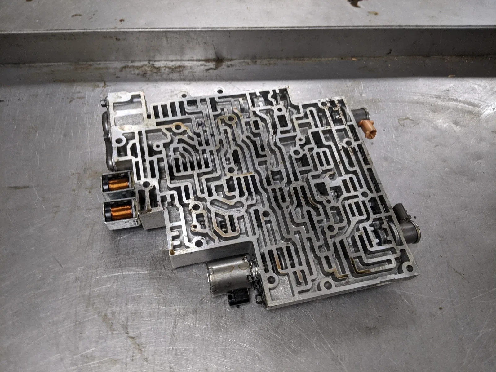 2007-2008 Chevrolet Avalanche 5.3L Valve Body Assembly (Automatic) image 3