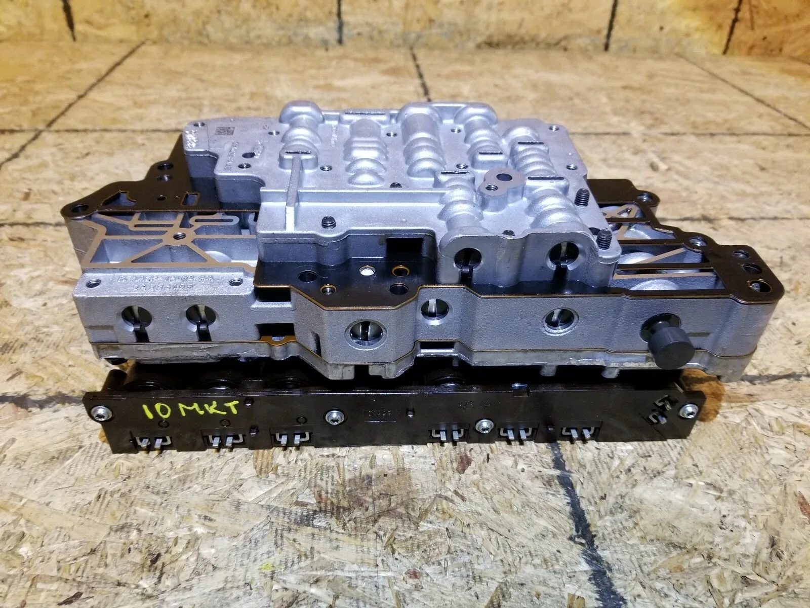 10 11 12 Lincoln MKT 3.5L ATOMATIC TRANSMISSION VALVE BODY OEM image 2