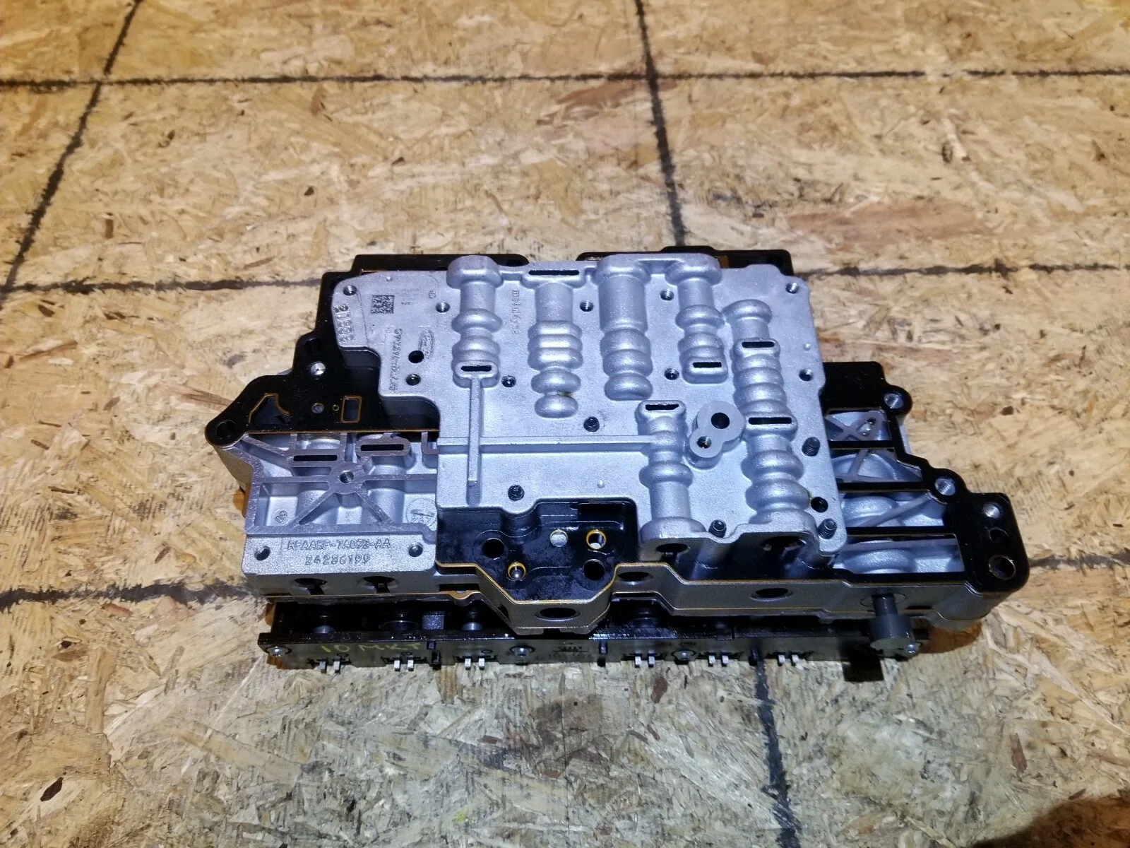 10 11 12 Lincoln MKT 3.5L ATOMATIC TRANSMISSION VALVE BODY OEM image 3