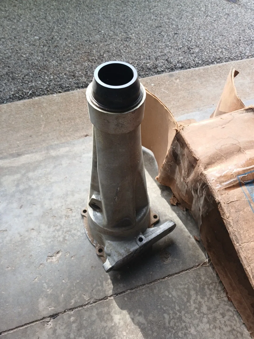 1965-1966 Ford F100 Output Shaft Housing C5AP-7A040-C image 3