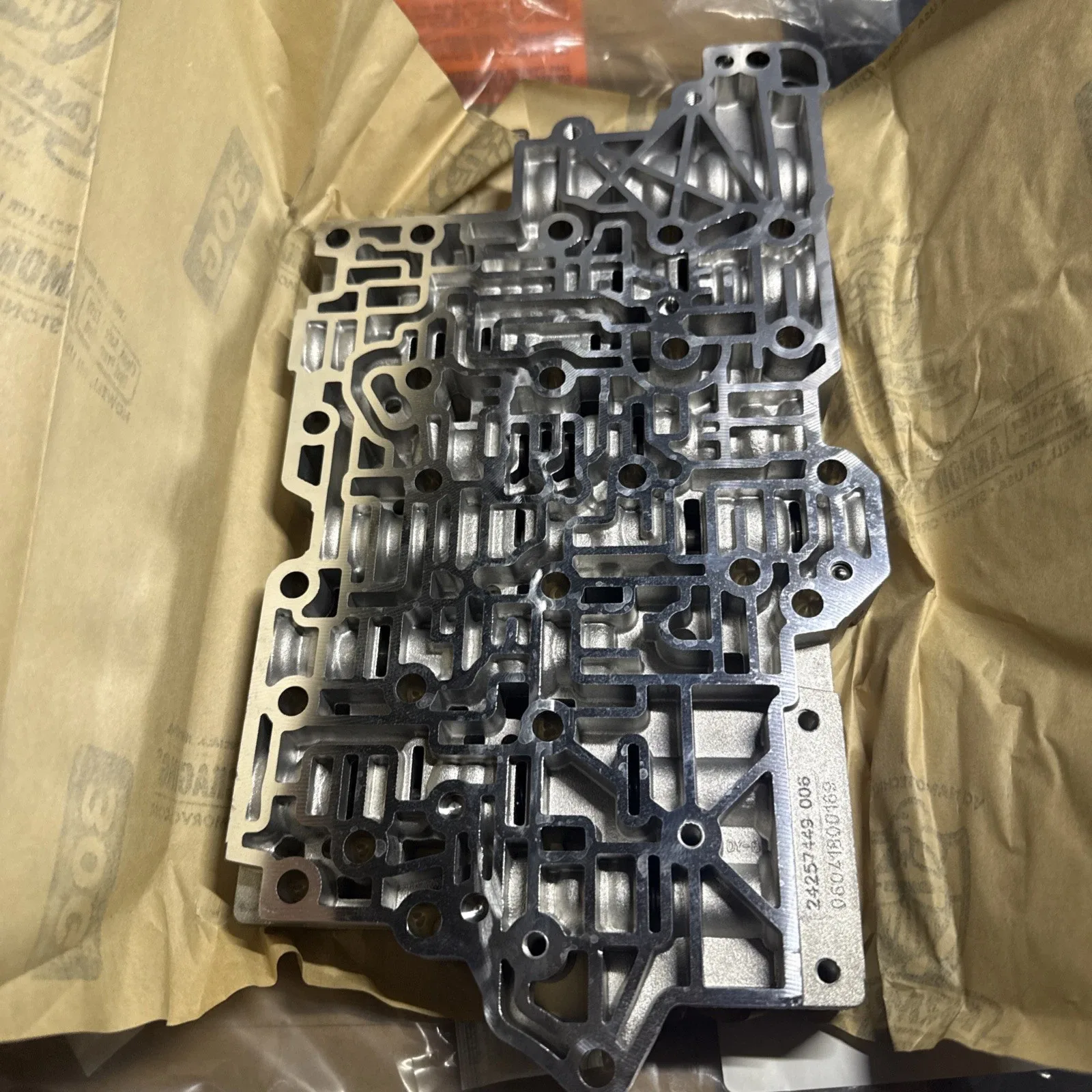 GM 24281084 OEM Transmission Upper Valve Body image 2