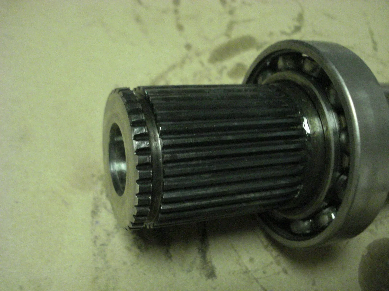 1994 Isuzu NRR Allison AT542 Output Shaft & Ball Bearing image 3
