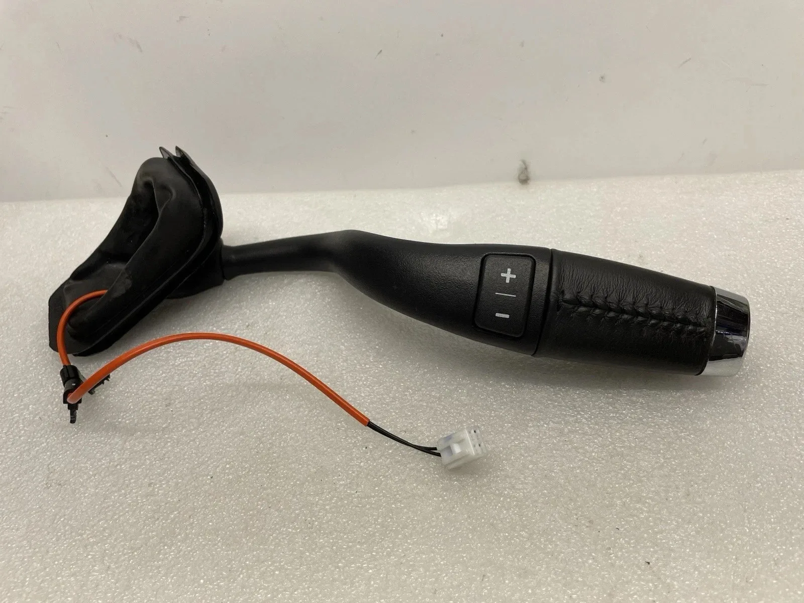 2009 Chevrolet Tahoe Hybrid Gear Shift Motor / Shift Interlock Solenoid OEM image 4