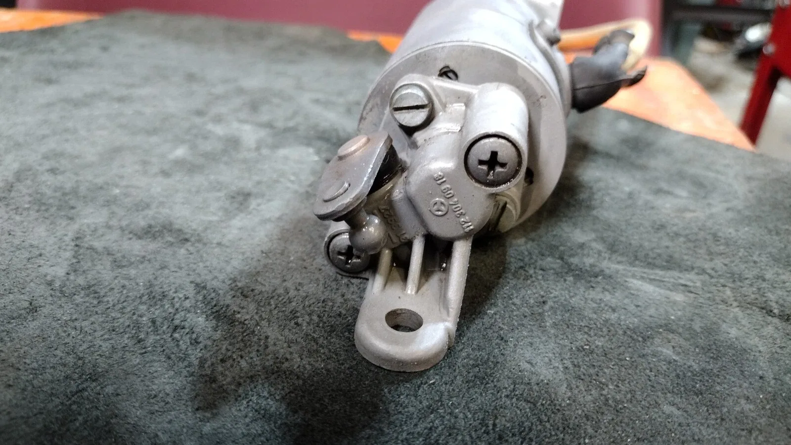 MBZ. AUTOMATIC TRANS KICK DOWN SOLENOID image 2