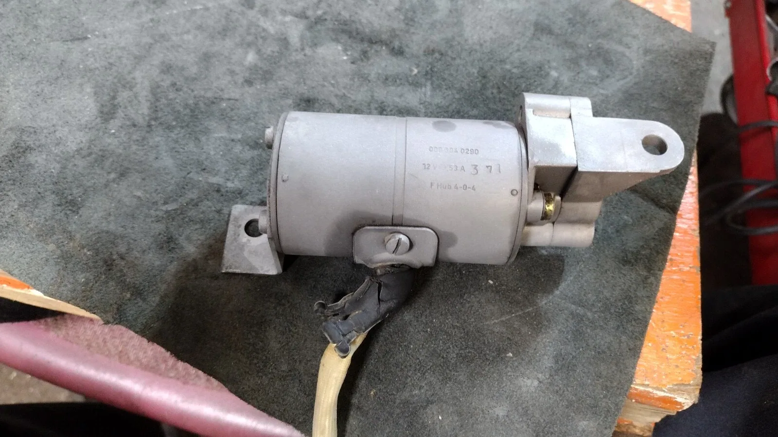 MBZ. AUTOMATIC TRANS KICK DOWN SOLENOID