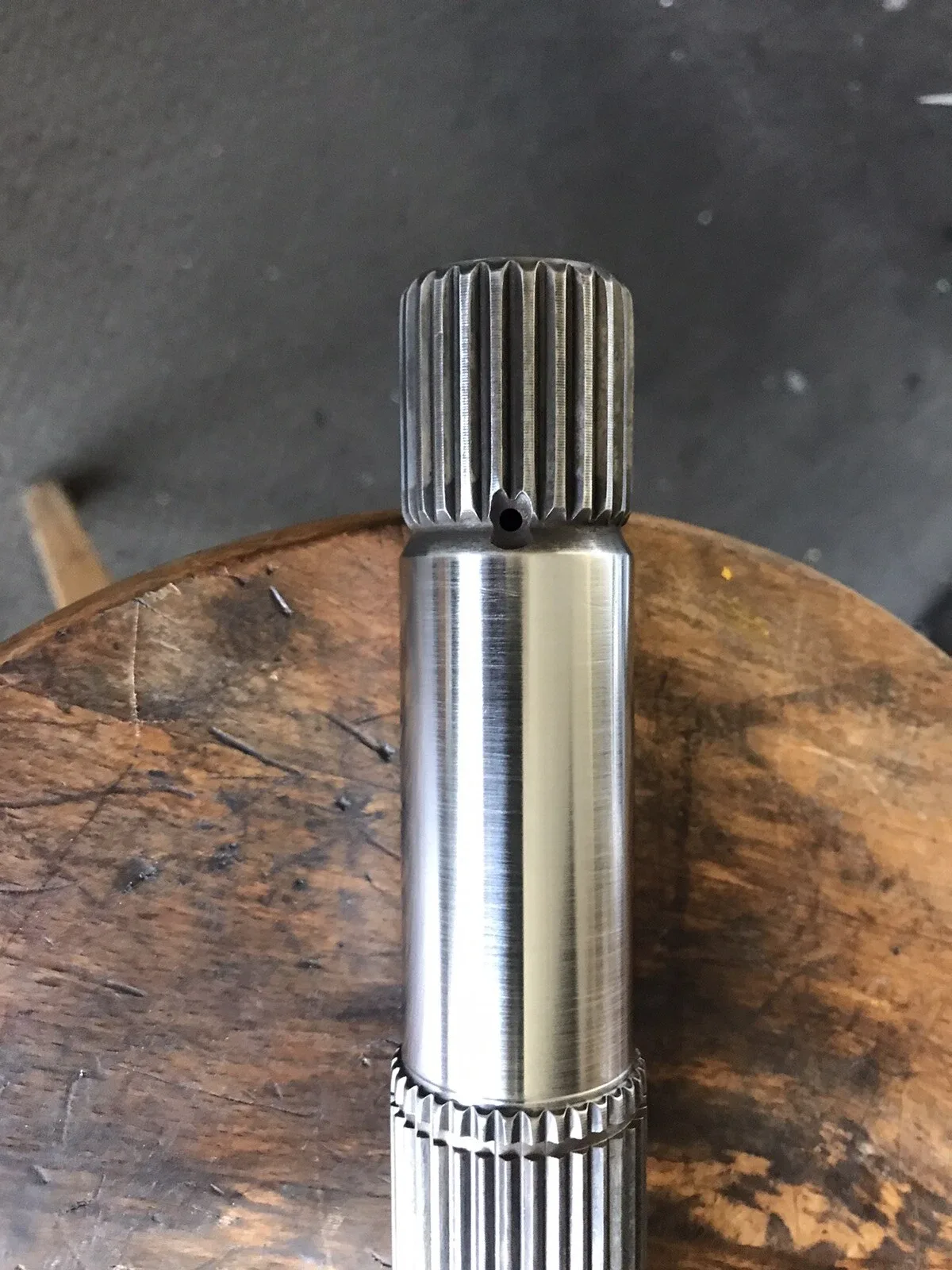 E40D Output Shaft 14-3/8" 31 Spline 4x4 image 3