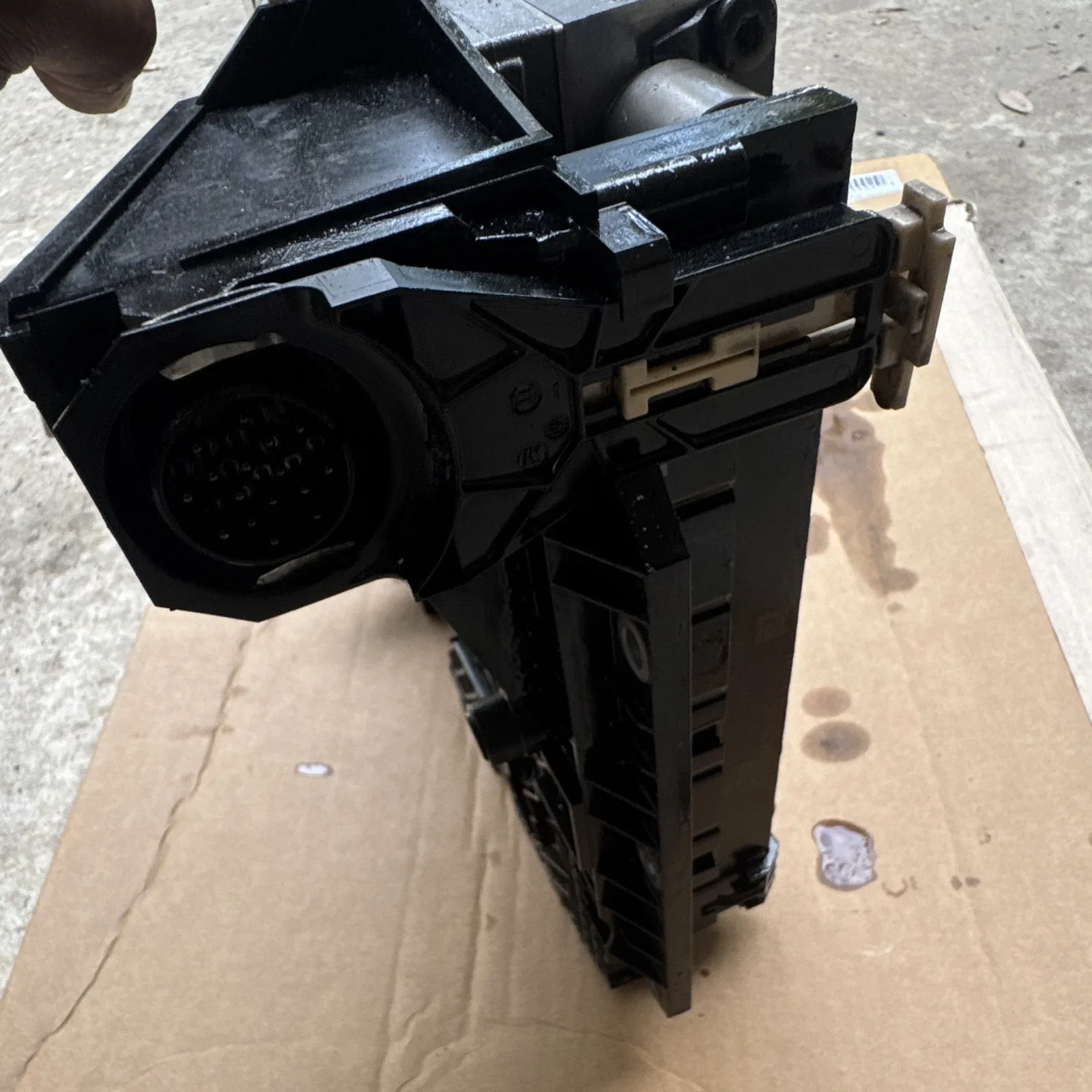 2011 BMW 6HP21 Valve Body ZF A063 image 2