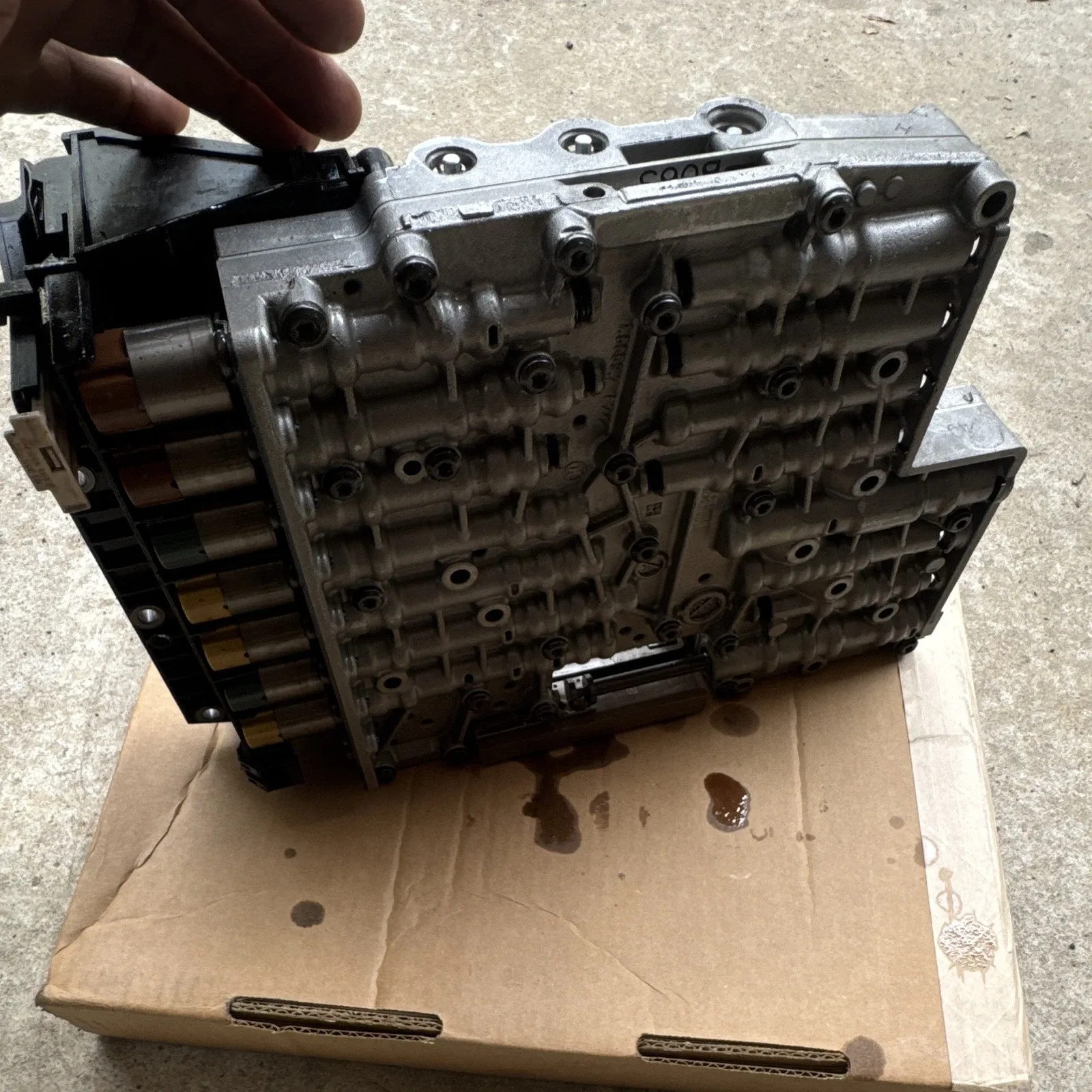 2011 BMW 6HP21 Valve Body ZF A063 image 3