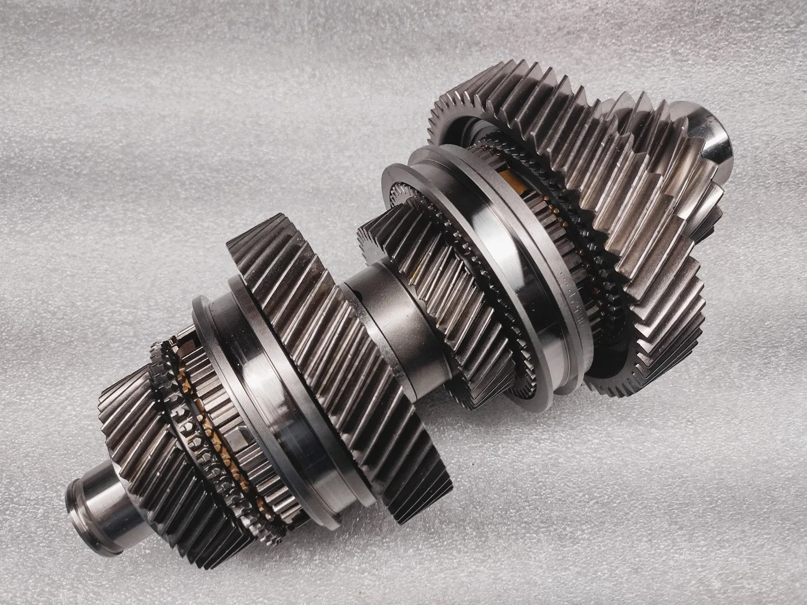 Audi VW 0GC DQ381 DCT 20 tooth Output Shaft Assembly with 2nd-6th-3rd-7th Gears image 2