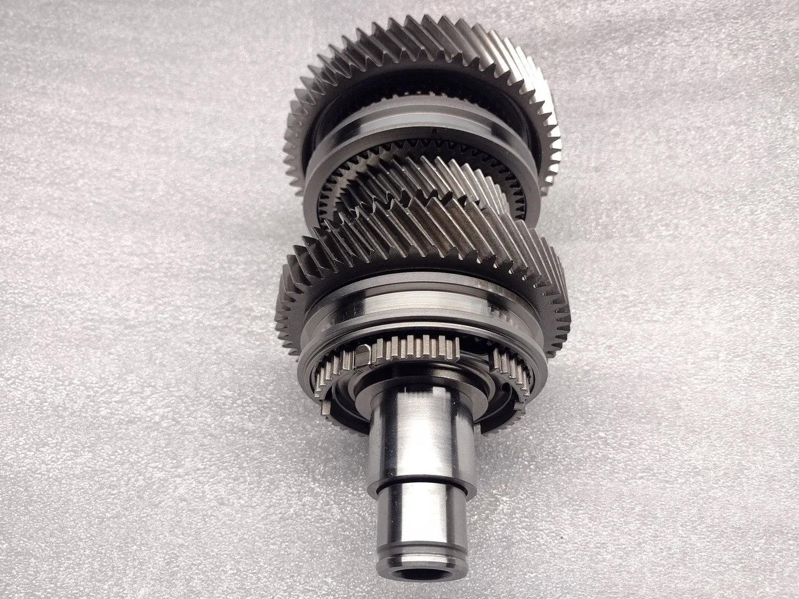 Audi VW 0GC DQ381 DCT 20 tooth Output Shaft Assembly with 2nd-6th-3rd-7th Gears image 4