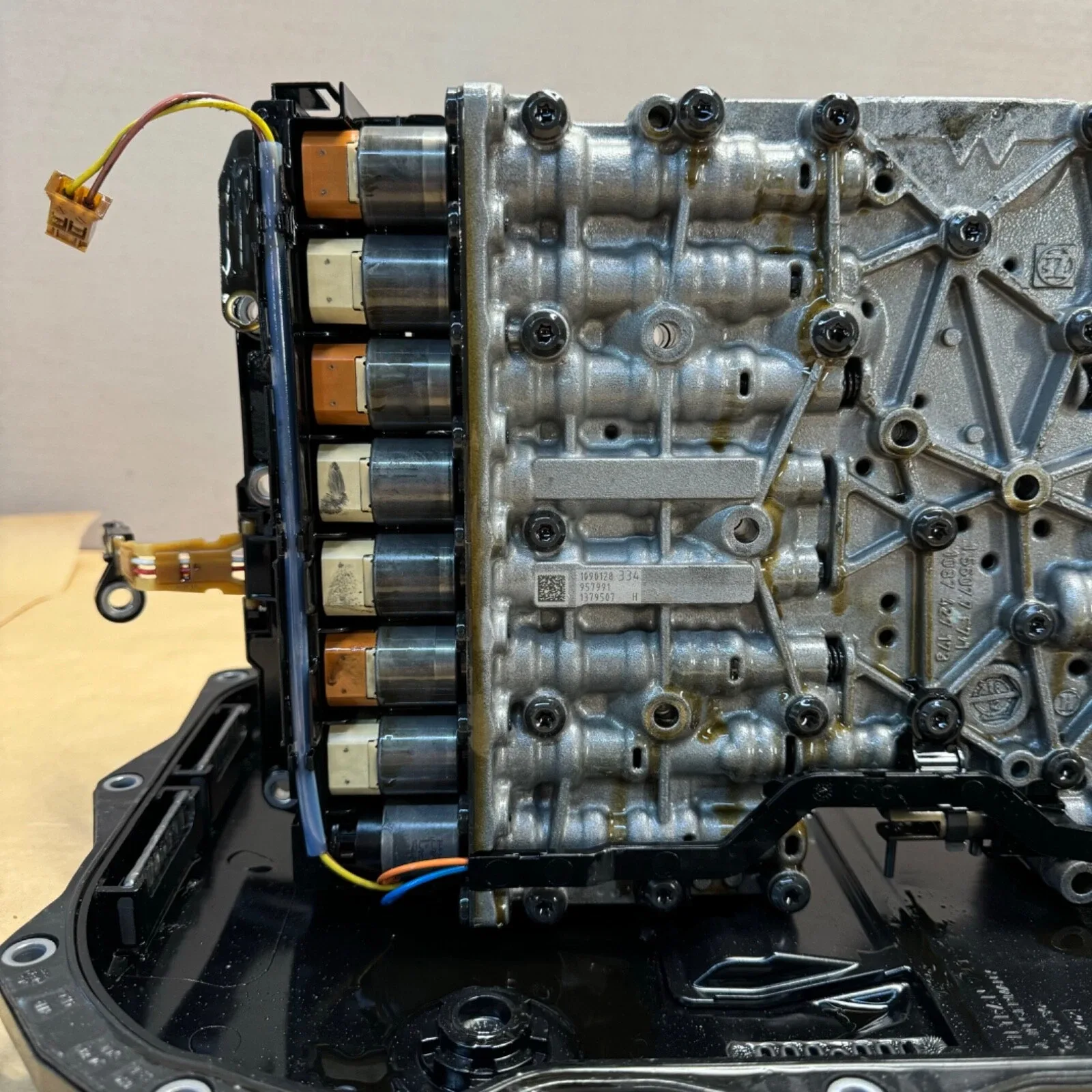 2012-2016 BMW 328i (F30) / 528i (F10) A/T Transmission Valve Body Mechatronic GA8HP45Z image 4